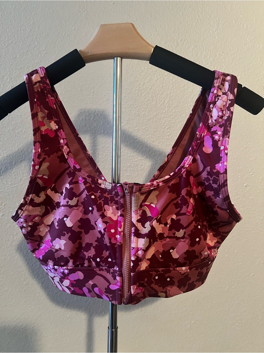 GapFit Sculpt Sports Bra Womens Floral Zip Front Adjustable High Impact Gym